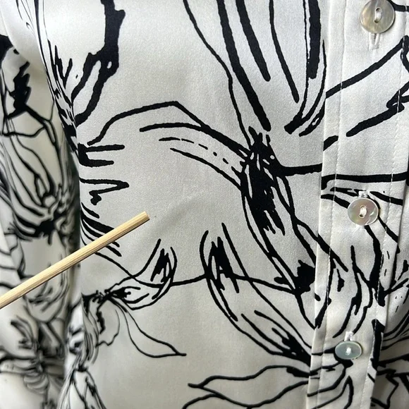 Joie Silk Black and Cream Floral Long Sleeve Button Down Shirt Size M - Picture 7 of 10